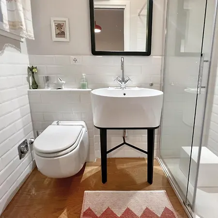 Ur-nest Dotti Apartment *